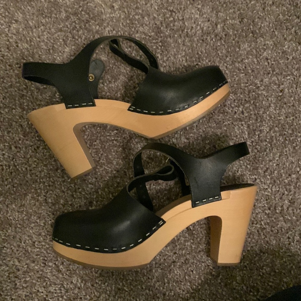 Hasbeens clogs never worn too small for me :(